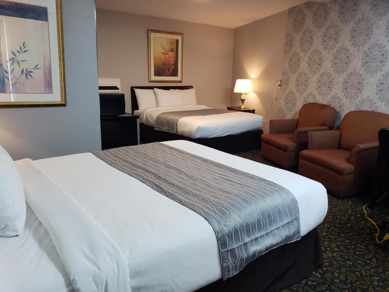Regency Inn & Suites Cornwall Buitenkant foto