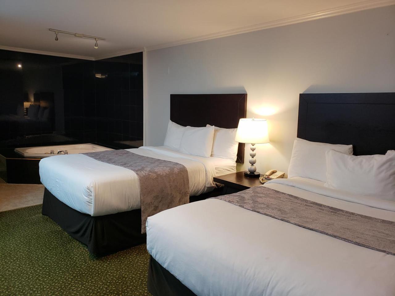 Regency Inn & Suites Cornwall Buitenkant foto